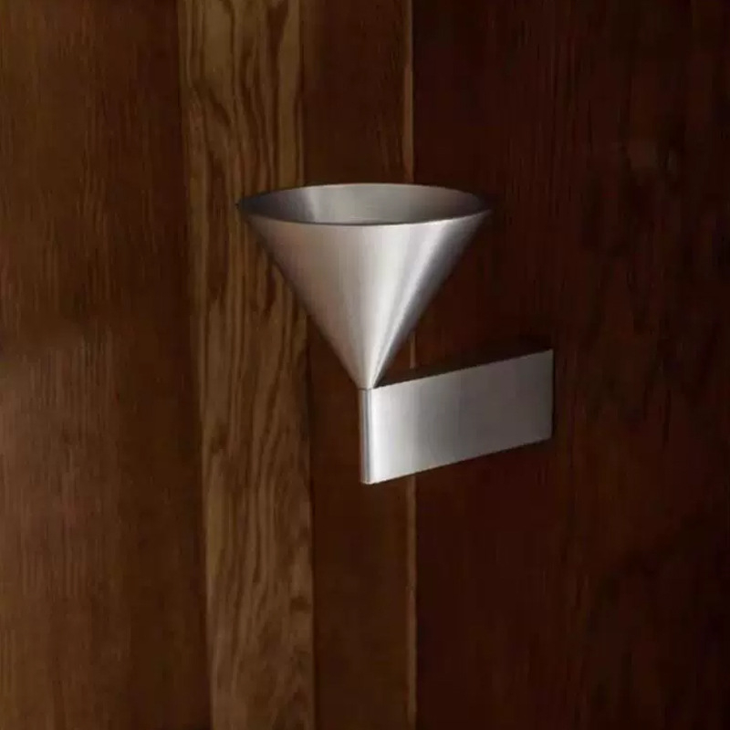 Talijanska minimalistička zidna lampa za spavaću sobu, konusni geometrijski oblik, dizajnerska, vrhunska kvaliteta