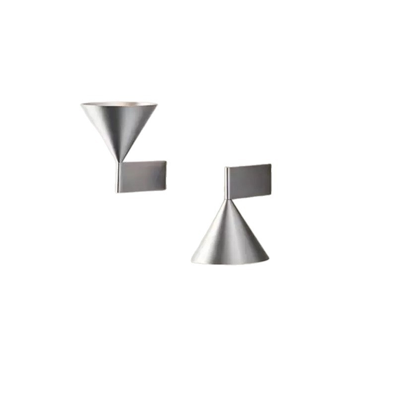 Talijanska minimalistička zidna lampa za spavaću sobu, konusni geometrijski oblik, dizajnerska, vrhunska kvaliteta
