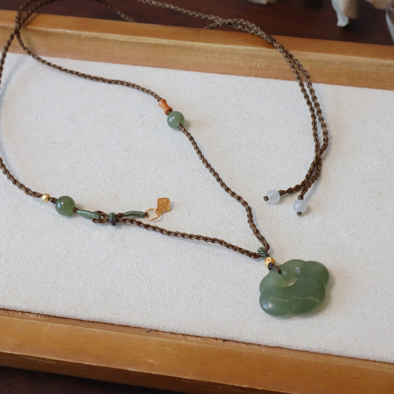 Ogrlica od Hetian jade sa pletenim privjeskom Xiangyun Buddha, visoko-kvalitetni kineski stil, konopac-lanac 41–50 cm
