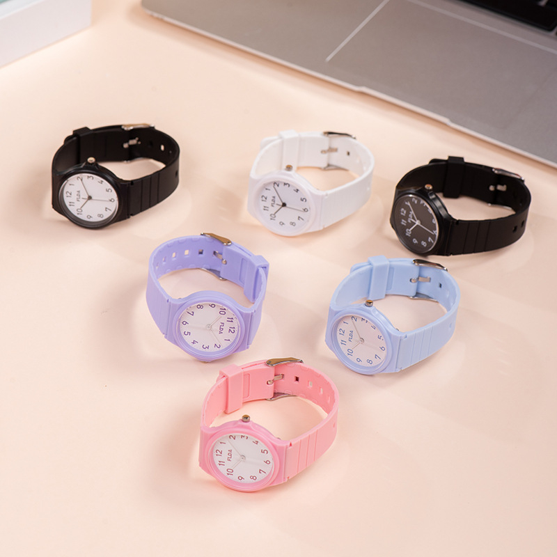 Philoda sat za tinejdžere, korejskog stila minimalistični analogni sat s PU remenom, 34 mm kružni brojčanik, vodootpornost 30 m