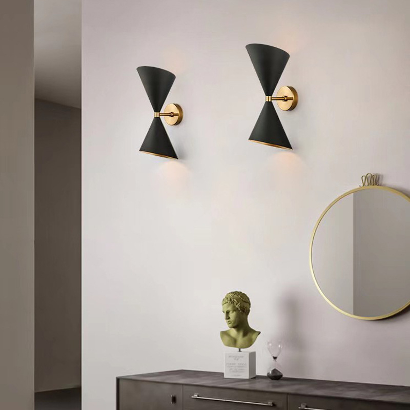 Moderna minimalistička zidna lampa s dvostranim usmjerenjem gore-dolje, skandinavska hotelska soba, dnevni boravak i spavaća soba – dekorativna zidna svjetiljka.