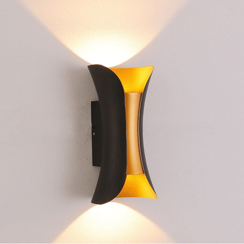 Vanjska LED zidna svjetiljka zlatnog završetka, aluminijsko kućište, COB s 2 LED, 220V, IP65, 3000K, 120° kut zračenja