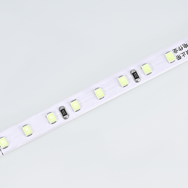Prilagođena RGB LED traka za kućno unutarnje pozadinsko osvjetljenje, 10 m rola, 2835 SMD čipovi, CRI 90, daljinski upravljač