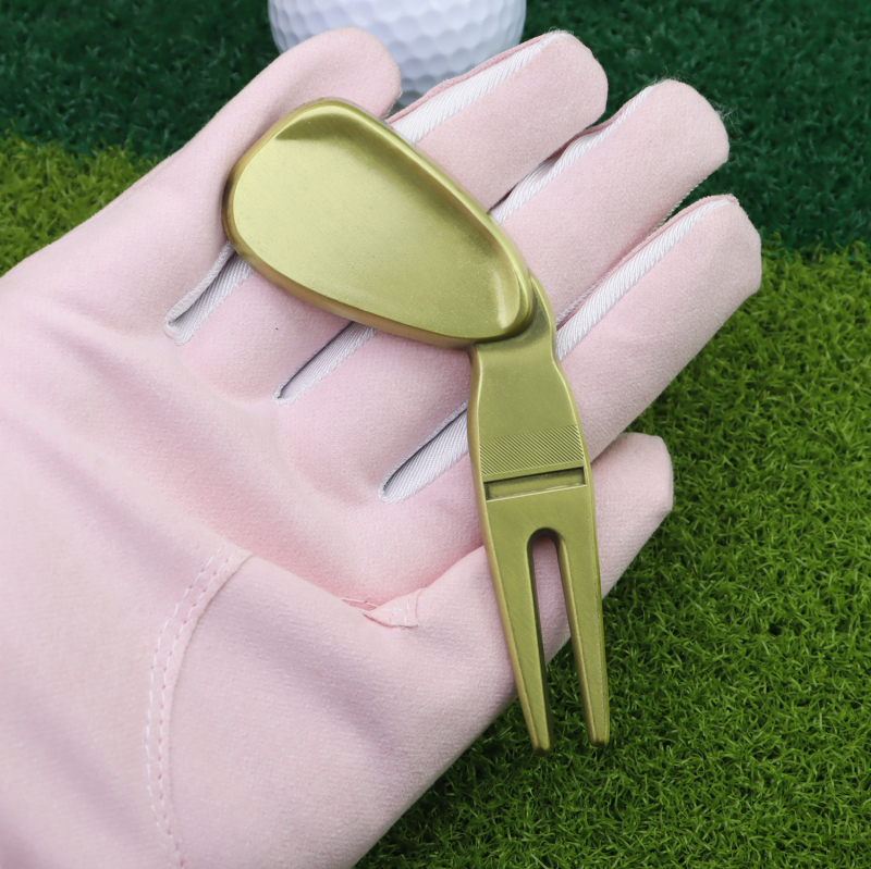 Metalni golf dodatak: vilica za lopte u obliku kluba, alat za održavanje travnjaka