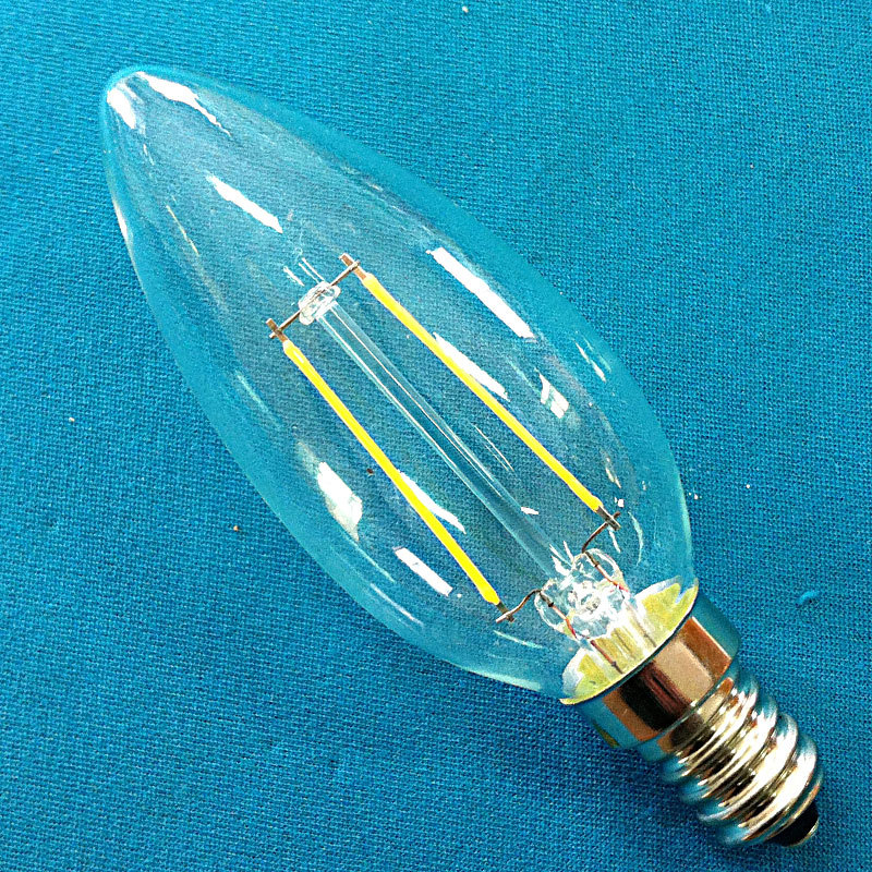 Novo razvijena LED lampa s kuglastom žaruljom i dizajnom u stilu svijeće