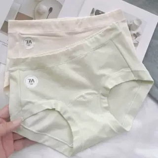 Ženske antibakterijske pamučne gaćice, srednje visoki pojas, elastičan pojas, puni kroj, 100% pamuk.