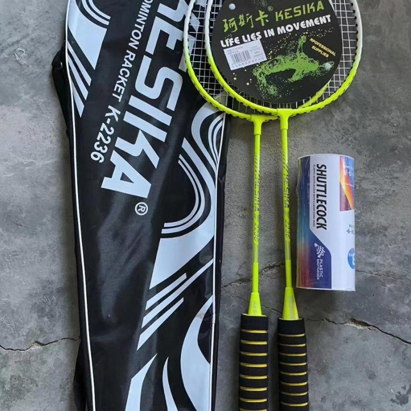 Koska K2236 badminton reketa, izuzetno lagana legura, monoblok dizajn, za odrasle i učenike, visoka elastičnost i trajnost