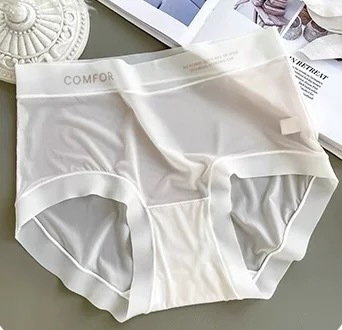 Ženske gaćice s srednjim strukom od Ice Silk najlona, s pamukom u preponama; prozračne, brzo se suše, antibakterijske.