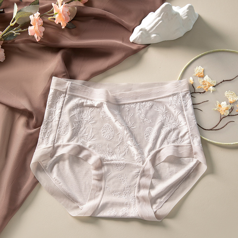 Čipkaste ženske gaćice, prozračne lagane, reljefni uzorak od ice silk, plus veličina, lagani ljetni model, antibakterijske, podstava od morušinog svile u preponama