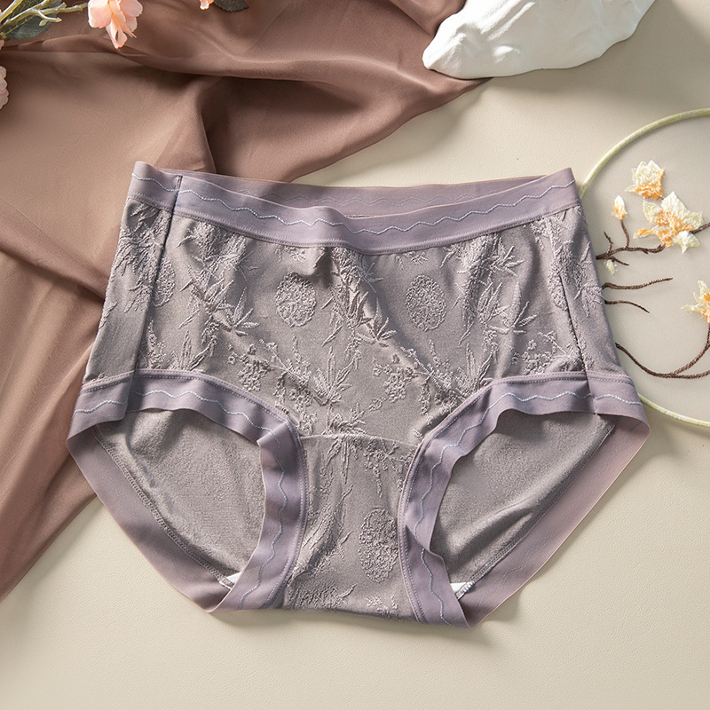 Čipkaste ženske gaćice, prozračne lagane, reljefni uzorak od ice silk, plus veličina, lagani ljetni model, antibakterijske, podstava od morušinog svile u preponama