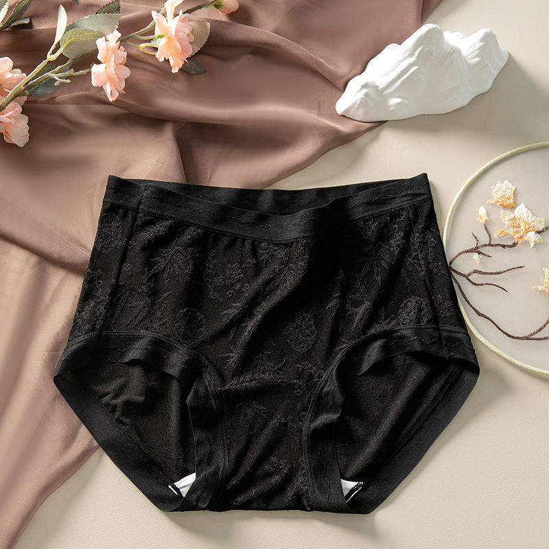 Čipkaste ženske gaćice, prozračne lagane, reljefni uzorak od ice silk, plus veličina, lagani ljetni model, antibakterijske, podstava od morušinog svile u preponama
