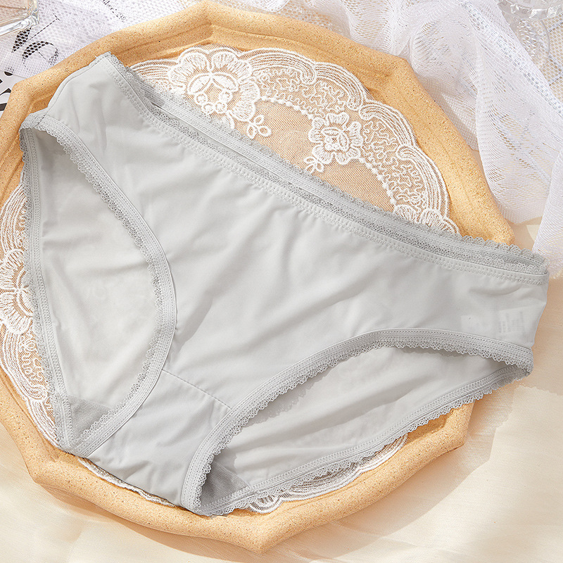 Bešavne ženske gaćice od Ice Silk čipke, s pamukom, trokutasti kroj, lagane za ljeto