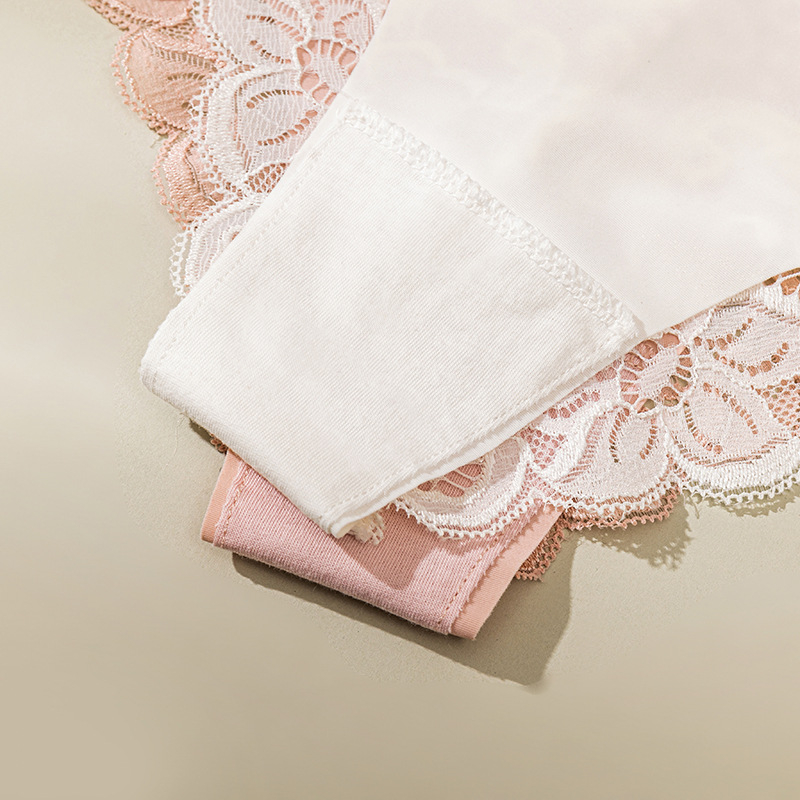 Ženske čipkaste gaćice - mekane, prozračne, ice silk materijal, niski struk, s cvjetnim uzorkom ili jednobojne, romantični francuski stil