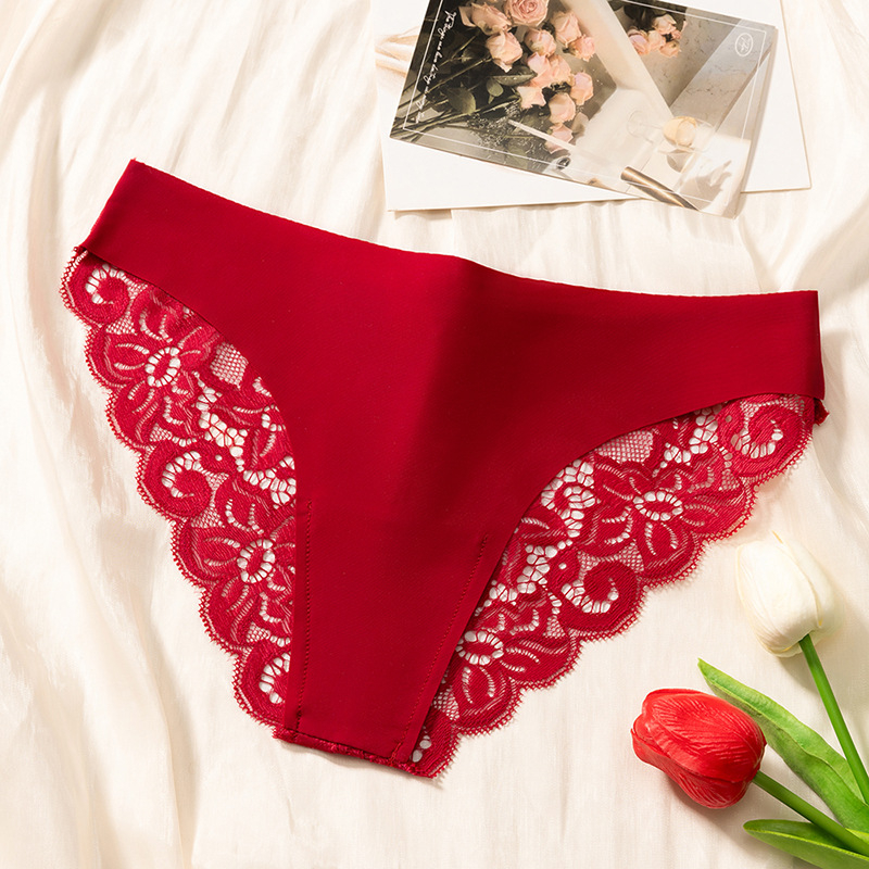 Ženske čipkaste gaćice - mekane, prozračne, ice silk materijal, niski struk, s cvjetnim uzorkom ili jednobojne, romantični francuski stil
