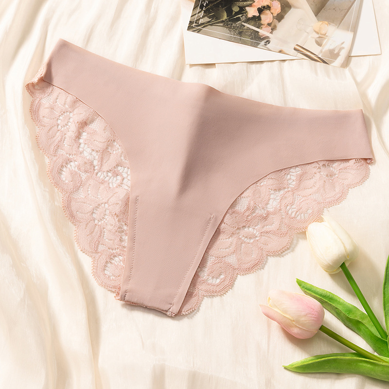 Ženske čipkaste gaćice - mekane, prozračne, ice silk materijal, niski struk, s cvjetnim uzorkom ili jednobojne, romantični francuski stil