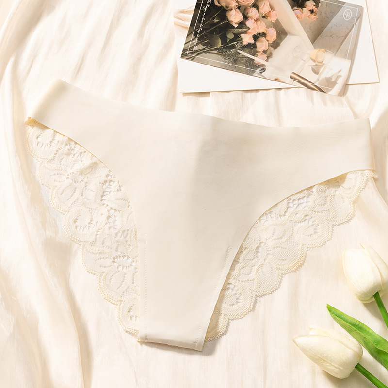 Ženske čipkaste gaćice - mekane, prozračne, ice silk materijal, niski struk, s cvjetnim uzorkom ili jednobojne, romantični francuski stil