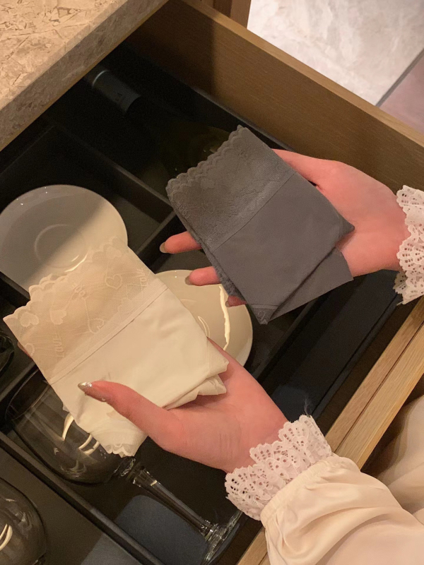 Qingxiaoer Ženske gaćice od Ice Silk, srednji pojas, trokutastog kroja, prozračne, ultra-tanke, s pamukom u preponskom dijelu