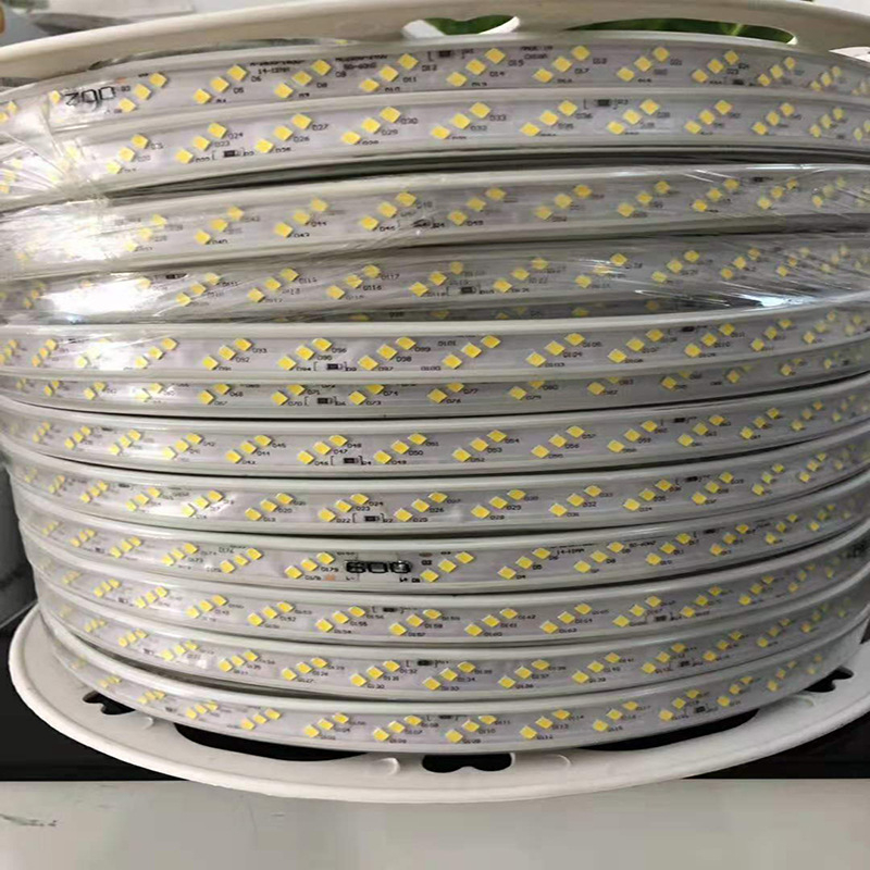 Vanjska LED traka 2835, 180 LED-a, tri reda, vodootporna, 220V visokog napona