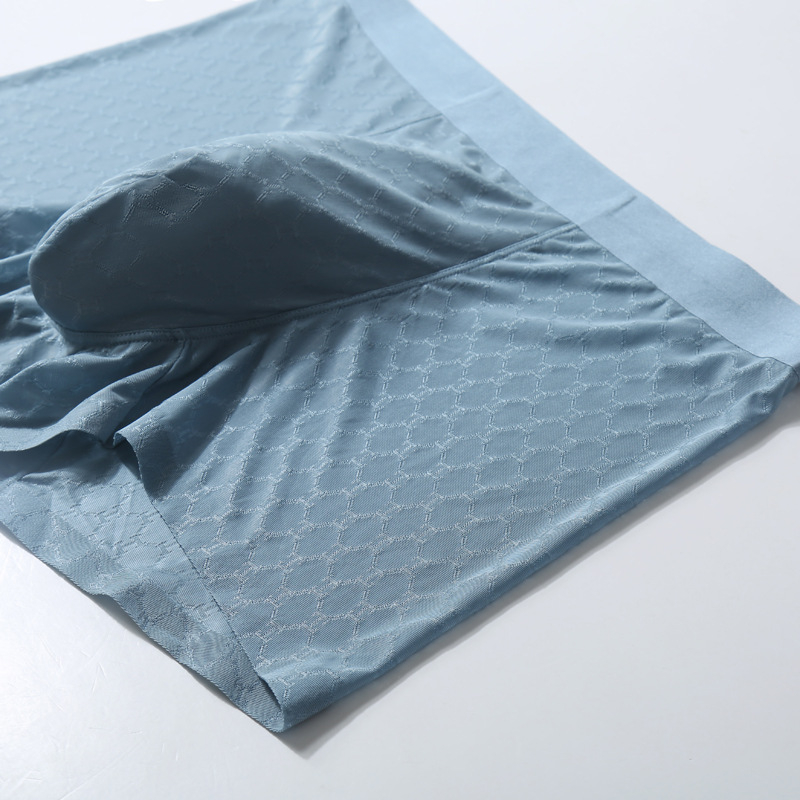 Muške bokserice od ice silk-a, tanke, bezšivne, prozračne, sa srednjim pojasom