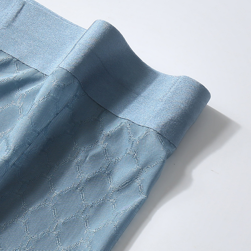 Muške bokserice od ice silk-a, tanke, bezšivne, prozračne, sa srednjim pojasom