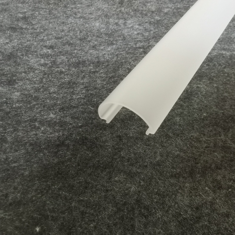 Akrilni LED abažur s finim mat završnim slojem, mliječno bijeli prozirni difuzor, ekstrudirani plastični profili