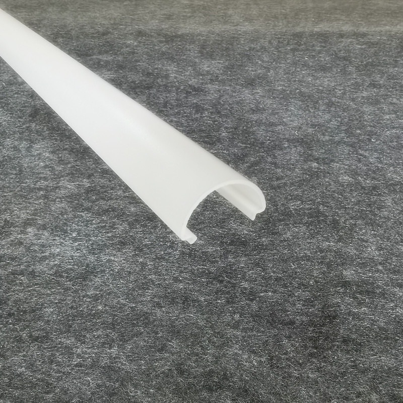 Akrilni LED abažur s finim mat završnim slojem, mliječno bijeli prozirni difuzor, ekstrudirani plastični profili