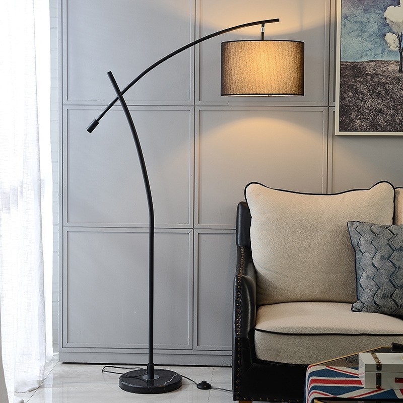 Kreativna podna lampa – minimalistična, postmoderno svjetlo za dnevni boravak, Instagram stil, skandinavski hotelski showroom, vertikalni dizajn, luksuzna minimalistička lampa