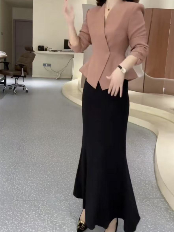 Jieyu elegantan jednofarbeni kostim sa suknjom i sakoom