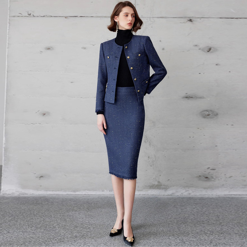 Zimska 2025 tweed haljina-komplet za žene — okrugli izrez, uredski stil, vitak kroj, priljubljene bokove, srednja duljina, dugi rukavi, Chanel nadahnut stil