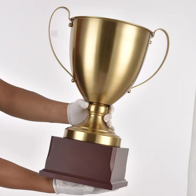 Prilagođeni masivni metalni trofej za e-sportove, košarku i nogomet — nagrada za tim