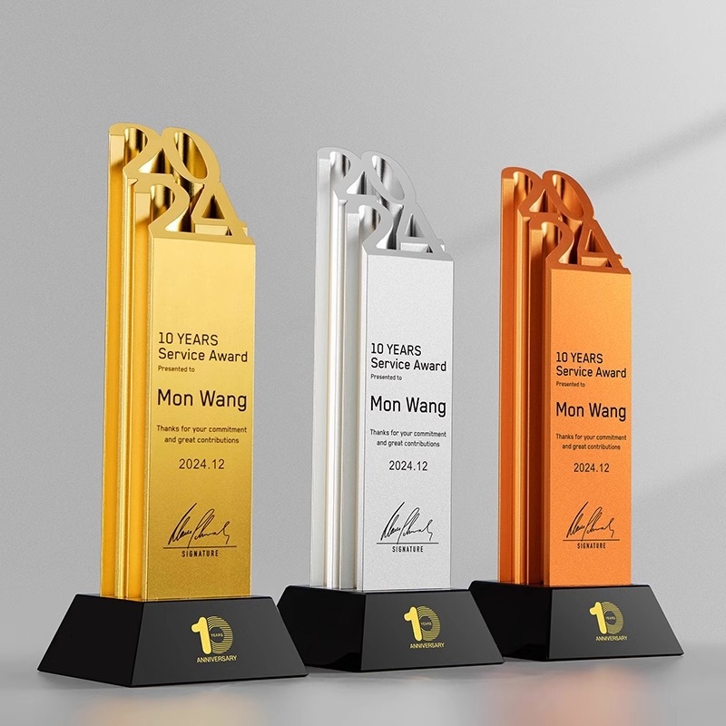 Visokokvalitetni kreativni metalno-kristalni trofej – prilagođeni trofej za godišnju skupštinu tvrtke, priznanje iznimnom timu zaposlenika