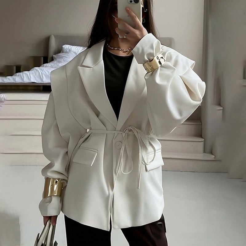 Primăvara 2026: sacou feminin slim cu șnur, culoare solidă