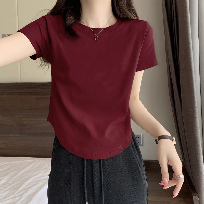 Γυναικείο T‑shirt από 100% βαμβάκι με καμπύλο τελείωμα και ακανόνιστο κόψιμο, μονόχρωμο, κοντά μανίκια, στενή γραμμή για καλοκαίρι — νέο σχέδιο