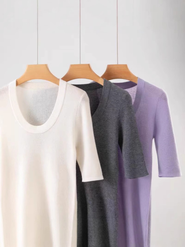Γυναικείο πλεκτό T-shirt από μαλλί Merino, με λαιμό U, 100% εξαιρετικά λεπτό Merino μαλλί, κοντά μανίκια, άνοιξη–καλοκαίρι