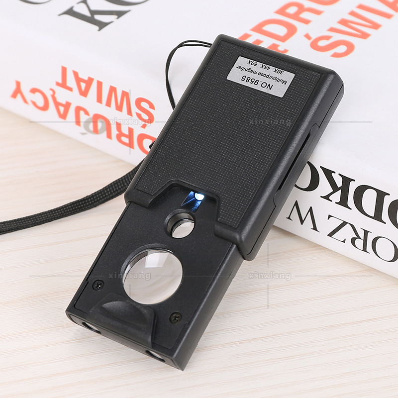 Lupa s tri leće i tri razine uvećanja: 30x, 45x, 60x; dizajn ladice s izvlačenjem; LED rasvjeta za procjenu novčanica i nakita.