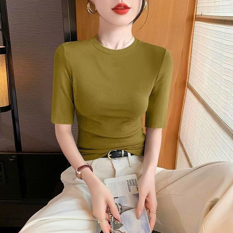 Μαύρο γυναικείο τοπ με στενή γραμμή, μικρή υψηλή λαιμόκοψη, μεσαίου μήκους μανίκια, μονόχρωμο