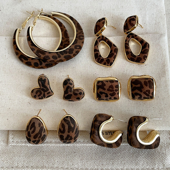 Ženski naušnice s leopardim uzorkom i flokiranim premazom, luksuzni retro stil, nišna moda, svestrani komad nakita