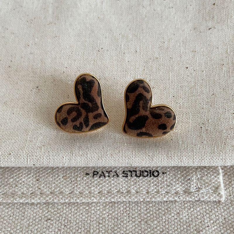 Ženski naušnice s leopardim uzorkom i flokiranim premazom, luksuzni retro stil, nišna moda, svestrani komad nakita