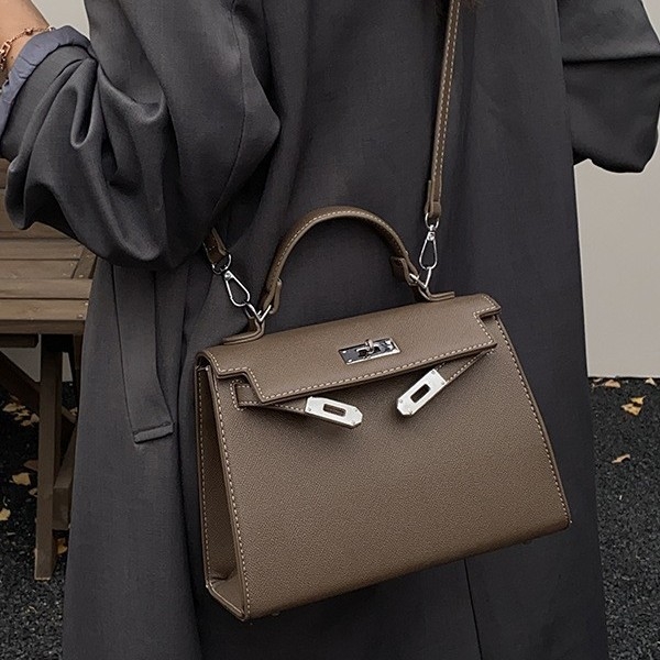 Ženska torbica za rame i crossbody, s premium izgledom, jesen-zima 2025