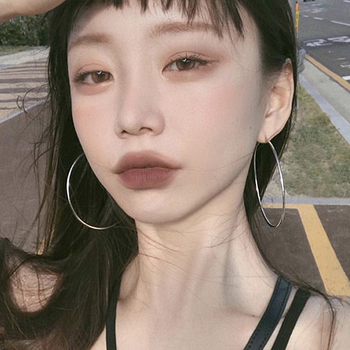 S999 čisto srebrne velike naušnice za žene, nišni visokokvalitetni stil, inspirirano influencerima, ležerni stil, ekstravagantne naušnice