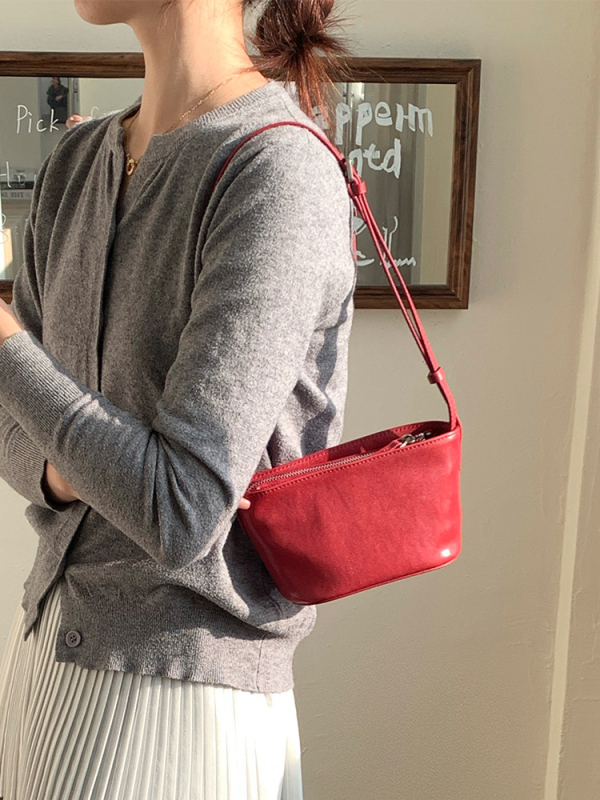 Torba od kože prvog sloja u obliku čamca, novi model 2026, s jednim ramenskim remenom, crossbody, mini torbica za telefon
