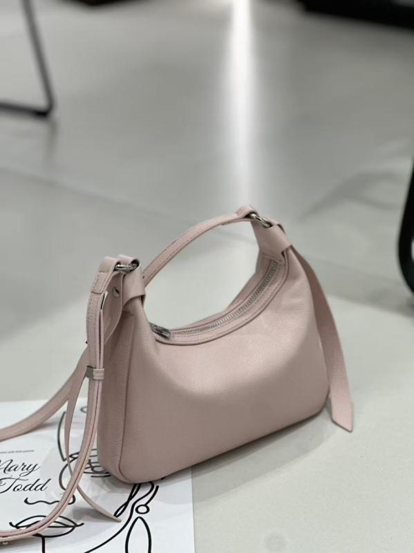 Minimalistička i elegantna ženska crossbody torba od kože prvog sloja goveda, s velikim kapacitetom za telefon