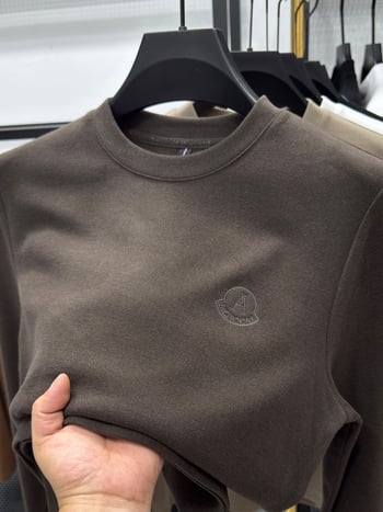 Ανδρικό μακρυμάνικο T‑shirt με στρογγυλό λαιμό, διπλής όψης βρεγμένο εσωτερικό για ζέστη, βελούδινο ύφος