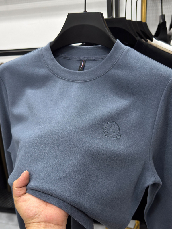 Ανδρικό μακρυμάνικο T‑shirt με στρογγυλό λαιμό, διπλής όψης βρεγμένο εσωτερικό για ζέστη, βελούδινο ύφος