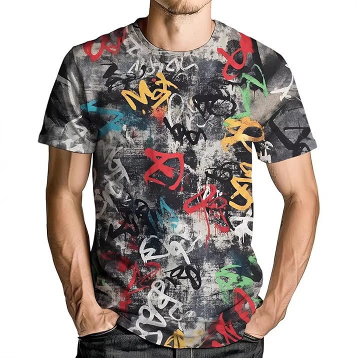Αντρικό T-shirt σε στυλ Y2K streetwear με εκτύπωση graffiti γραμμάτων, κοντομάνικο