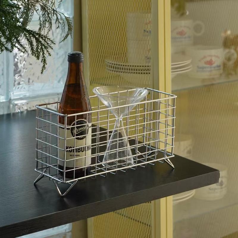 Metalna košarica za pohranu u stilu INSt, stolni organizator s prorezanim linijskim dizajnom