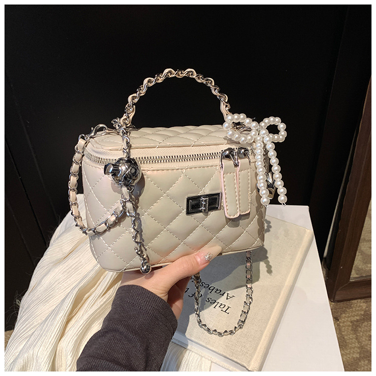 Ženska torbica s dijamantnim prešitkom i lancem, mala bucket torbica za ramena ili crossbody, 2025 model
