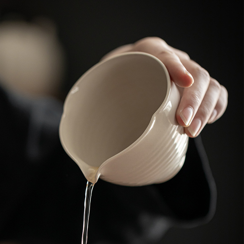 Gongfu čajová súprava z keramiky s glazúrou z rastlinnej popolovej hmoty – misa férovosti, čajová tácka a rozdeľovač čaju, doplnky čajovej ceremónie v japonskom štýle