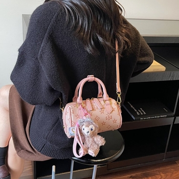 Ružičasto-tonirana vintage cvjetna mini kvadratna torbica s privjeskom lutka, elegantna crossbody torba za dnevnu upotrebu