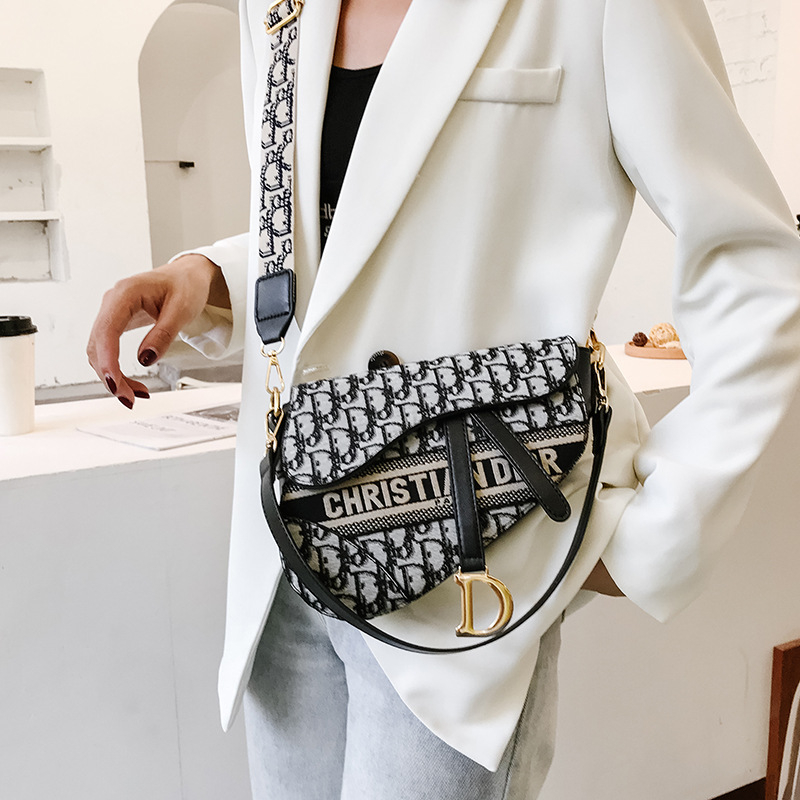 Nova ženska torbica u stilu sedla za ispod pazuha, s izvezom i širokim remenom, svestrana i moderna crossbody torba